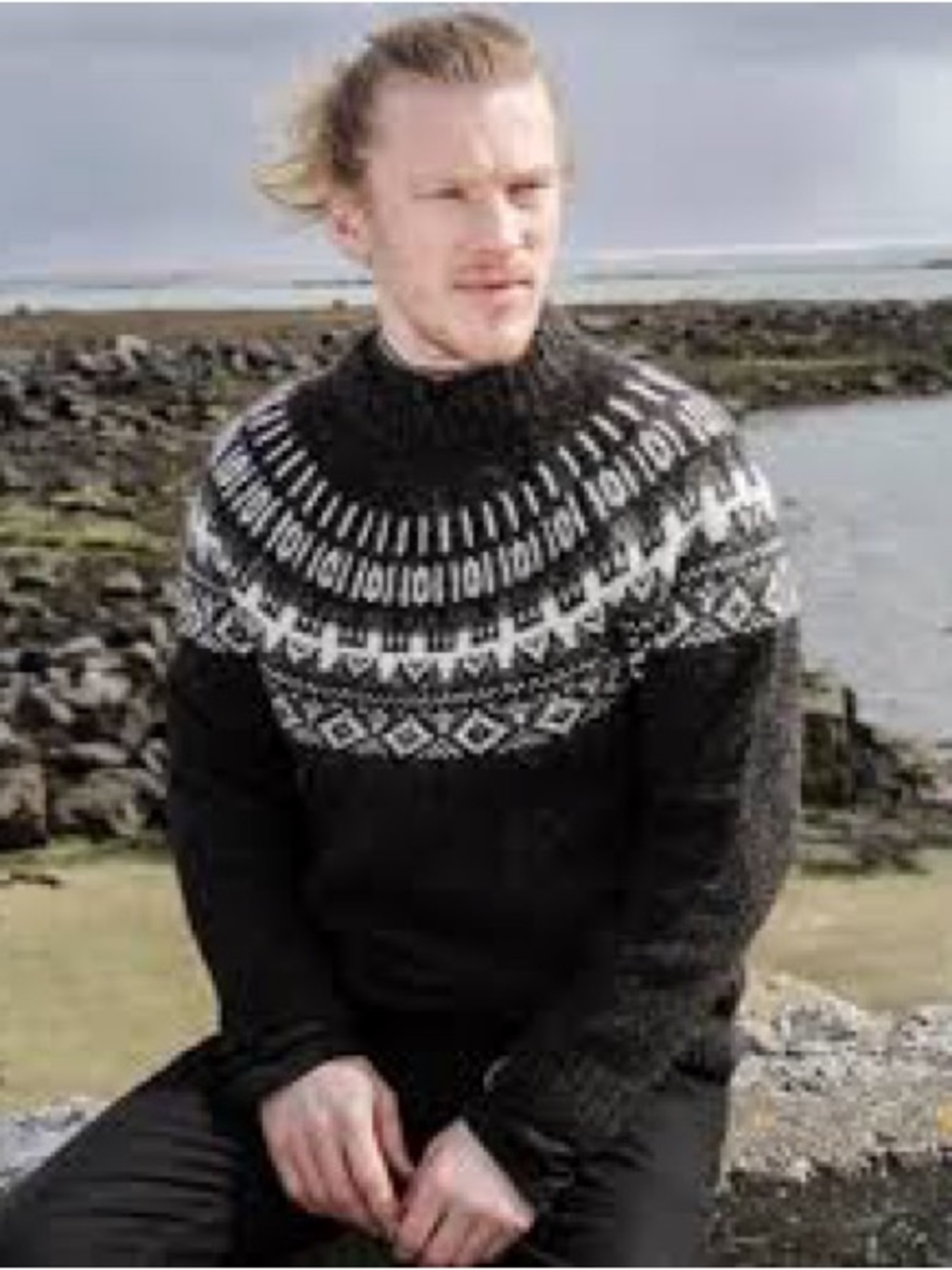 Ice wear Men's Black front zipper Nordic Yoke Sweater